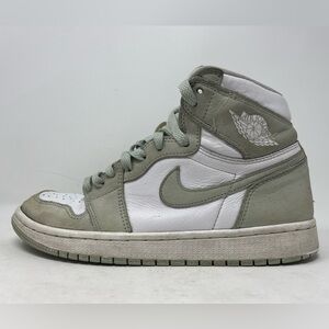 Nike Jordan 1 women’s size 8.5 light green white sneakers shoes CD0462-002